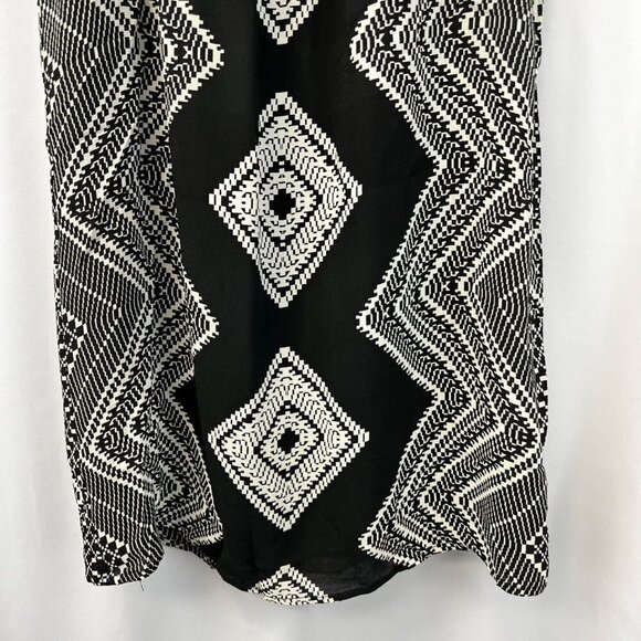 Forever 21 Women’s Sleeveless Round Neck Shift Dress Black/White Print Small - Picture 4 of 8